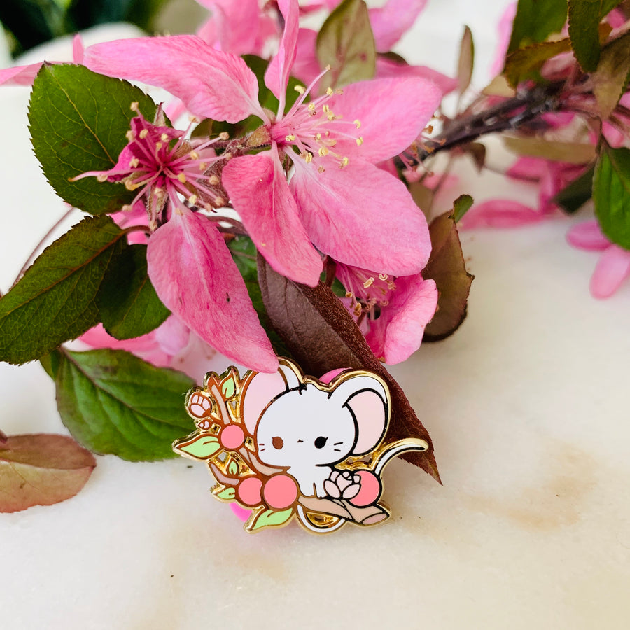 Spring Mouse Pin