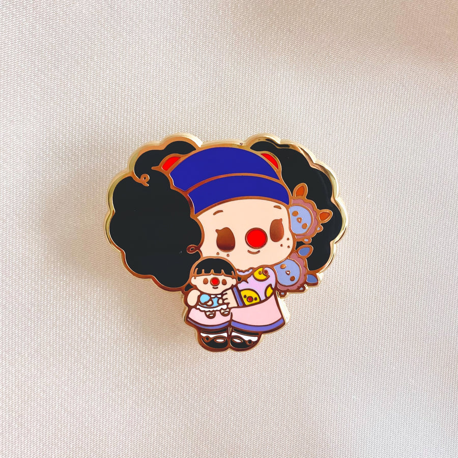 PREORDER [OCT 2023] Big Comfy Couch Friends Enamel Pin
