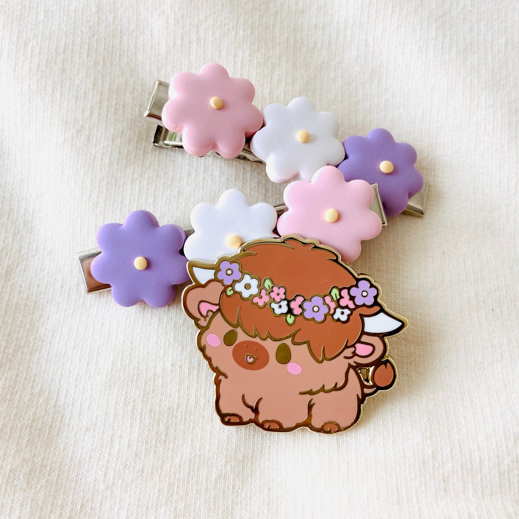 Summer Highland Cow Pin – Birduyen